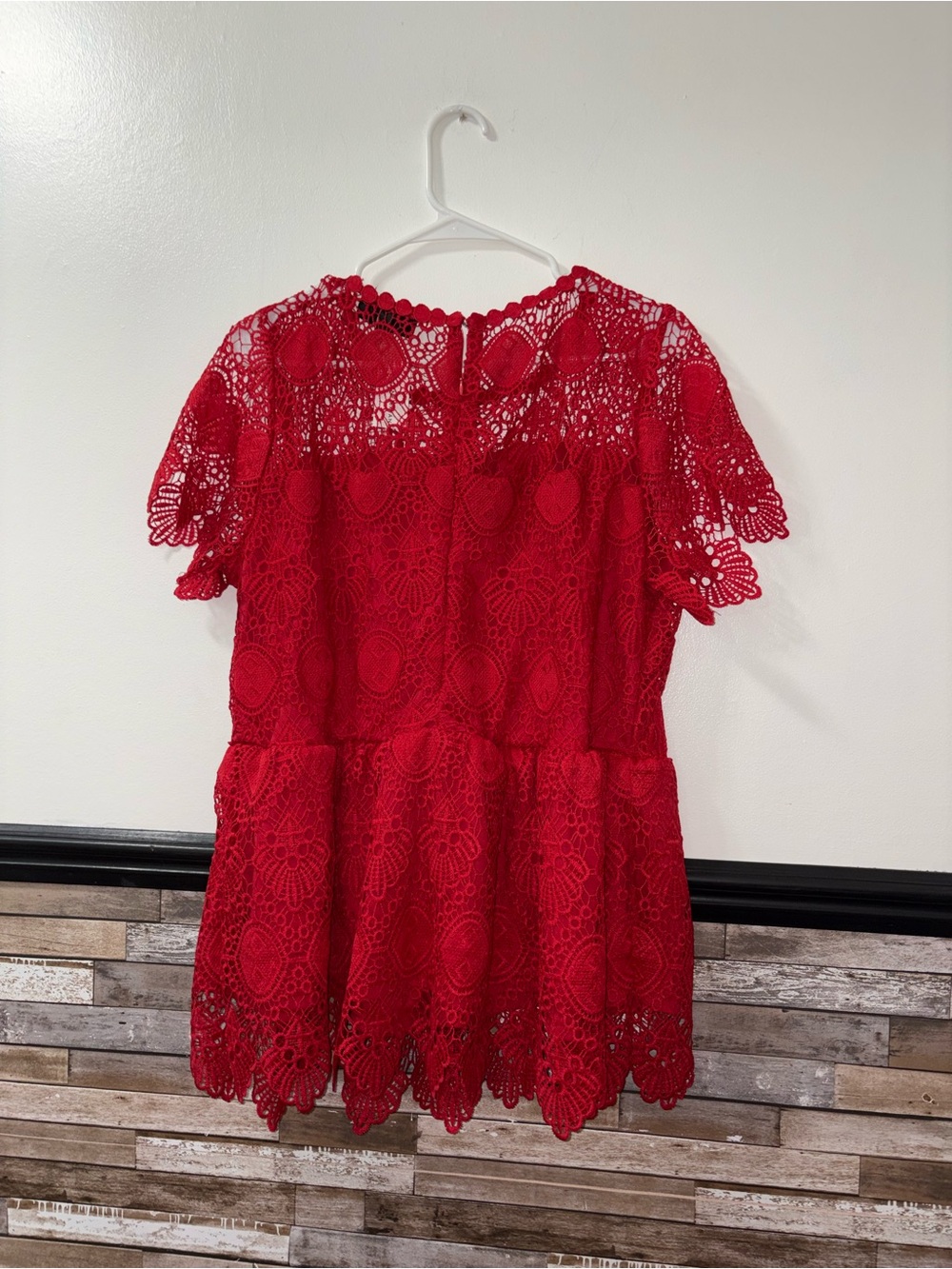 Lane Bryant Red scalloped lace peplum top with short sleeves Size 14 NWT - Picture 6 of 8
